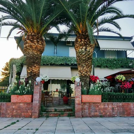 Hotel Akti Livanátai 外观 照片